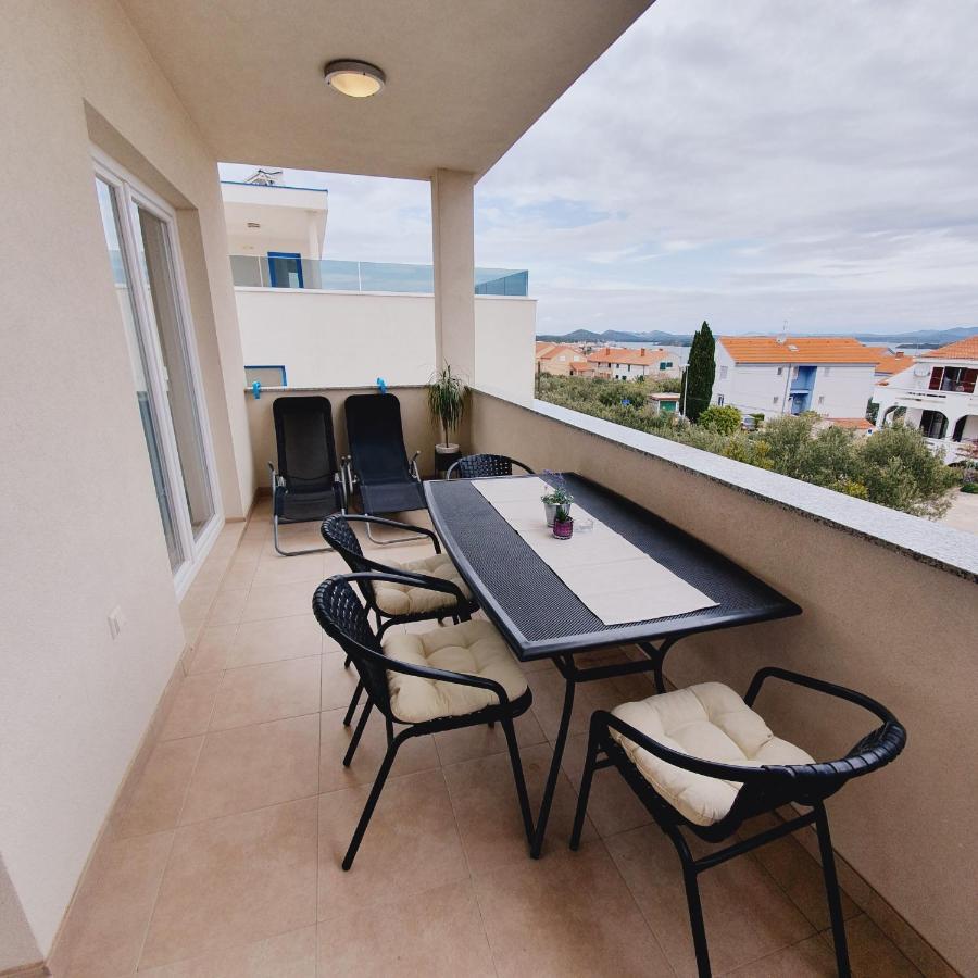 Apartments Marti Murter Exterior foto